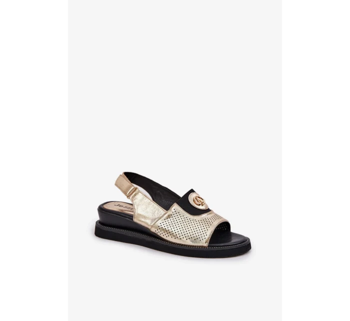 Model topánok na podpätku 211717 Krok v štýle Model topánok na podpätku 211717 Krok v štýle