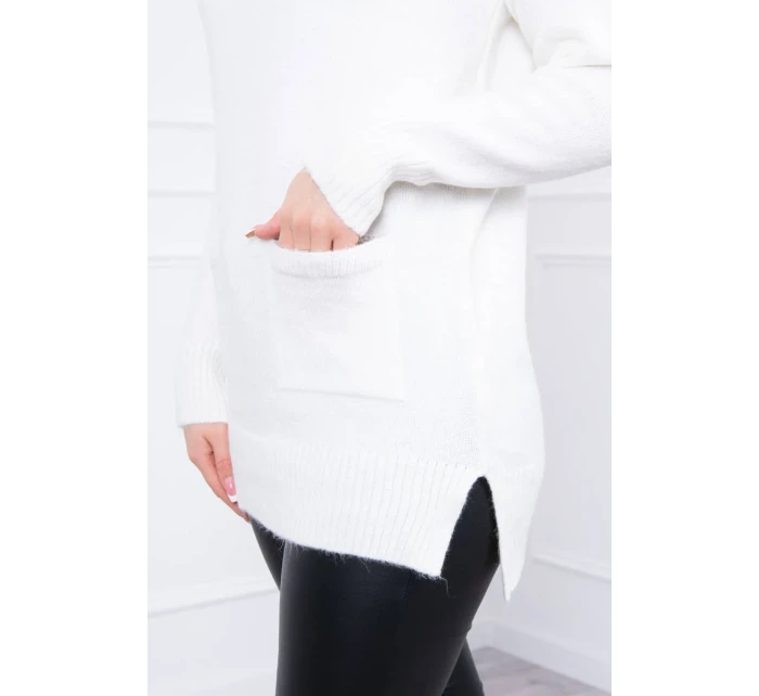 Sveter s golierom vo farbe ecru