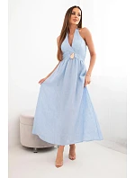 Dámske viskózové maxi šaty viazané za krkom s ozdobnou sponou modré