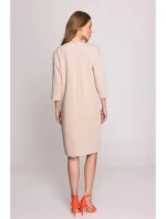 Šaty uvolněného střihu s výstřihem s  béžové model 20966085 - STYLOVE