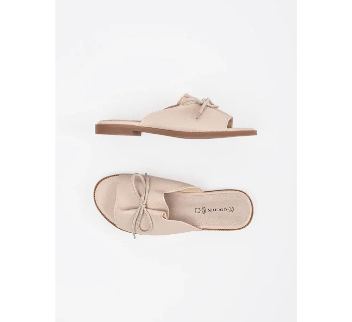 Trendy dámské hnědé nazouváky na plochém podpatku Trendy dámské hnědé nazouváky na plochém podpatku