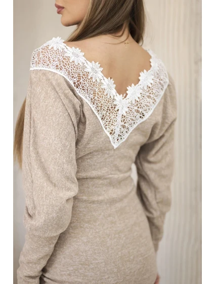 Dámske šaty s 3/4 rukávmi a čipkovaným ťavím chrbtom