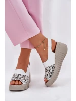 Sandały Damskie Z Naturalnej Skóry Na Koturnie Artiker 56C0958 Białe Sandały Damskie Z Naturalnej Skóry Na Koturnie Artiker 56C0958 Białe