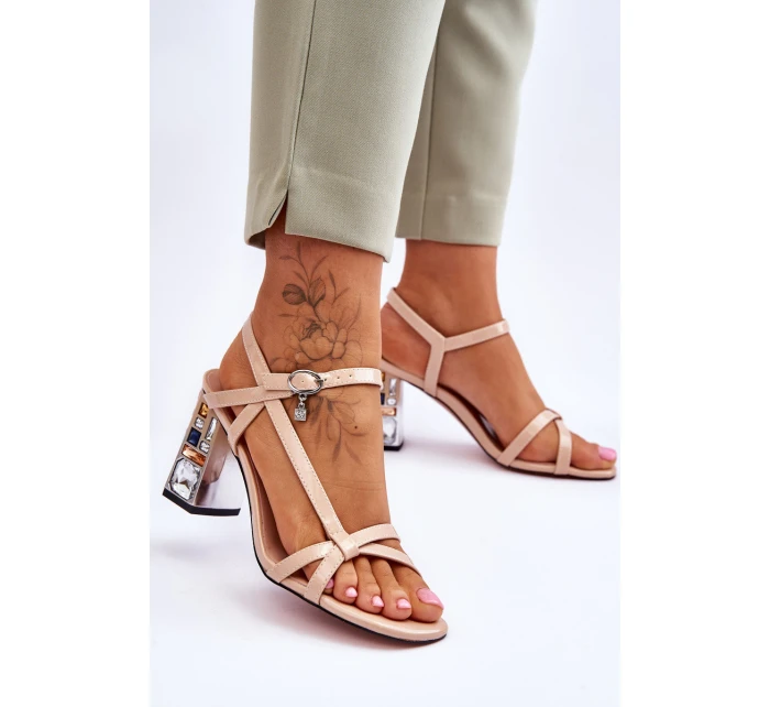 lakované sandály na podpatku D&A Béžove model 21617750 - S.Barski lakované sandály na podpatku D&A Béžove model 21617750 - S.Barski