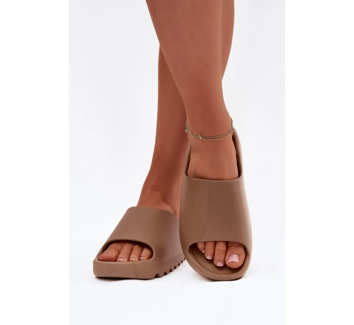 Dámské pantofle na platformě hnědé Olyria Dámské pantofle na platformě hnědé Olyria