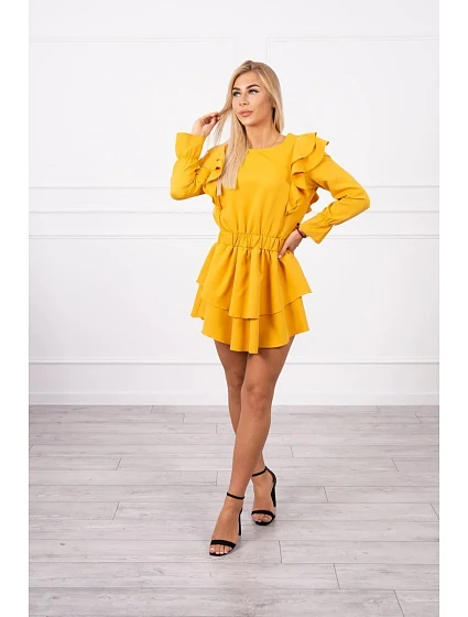 Šaty s model 18743670 volány hořčicové barvy - K-Fashion