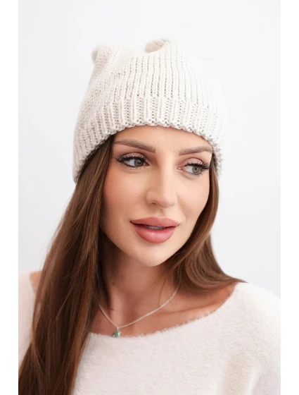 Dámska zimná čiapka s ušami a rebrovaným vzorom K440 beige Dámska zimná čiapka s ušami a rebrovaným vzorom K440 beige