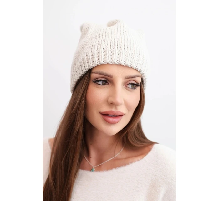 Dámska zimná čiapka s ušami a rebrovaným vzorom K440 beige Dámska zimná čiapka s ušami a rebrovaným vzorom K440 beige