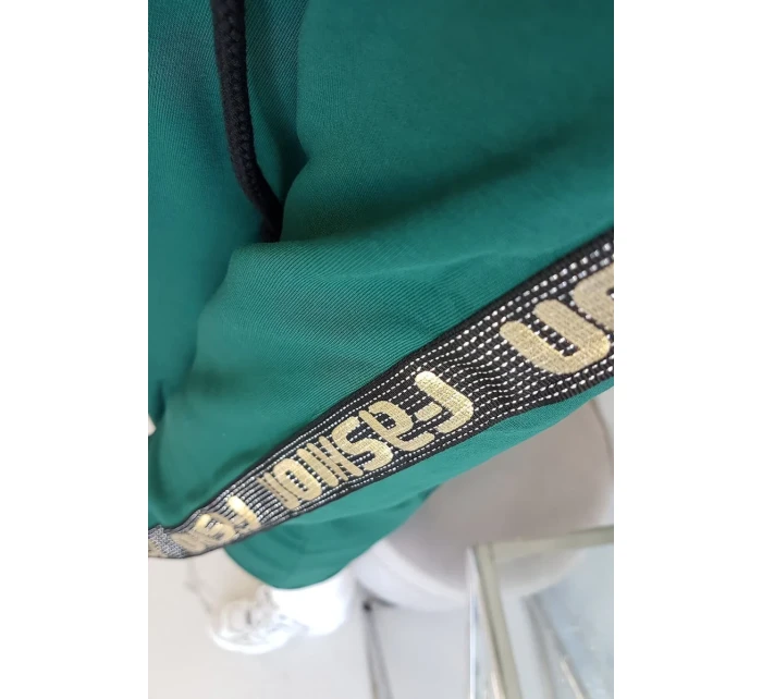 Mikina se zipem na zádech zelená