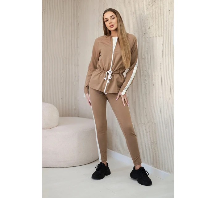 Dámská bavlněná souprava s proužky a stahovacími lemy velbloud