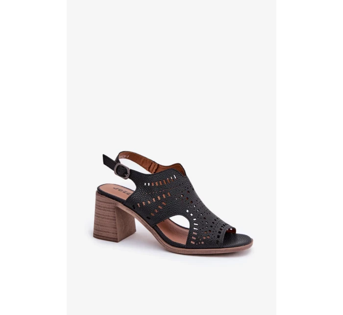 Sandále na podpätku model 211365 Vykročte štýlovo