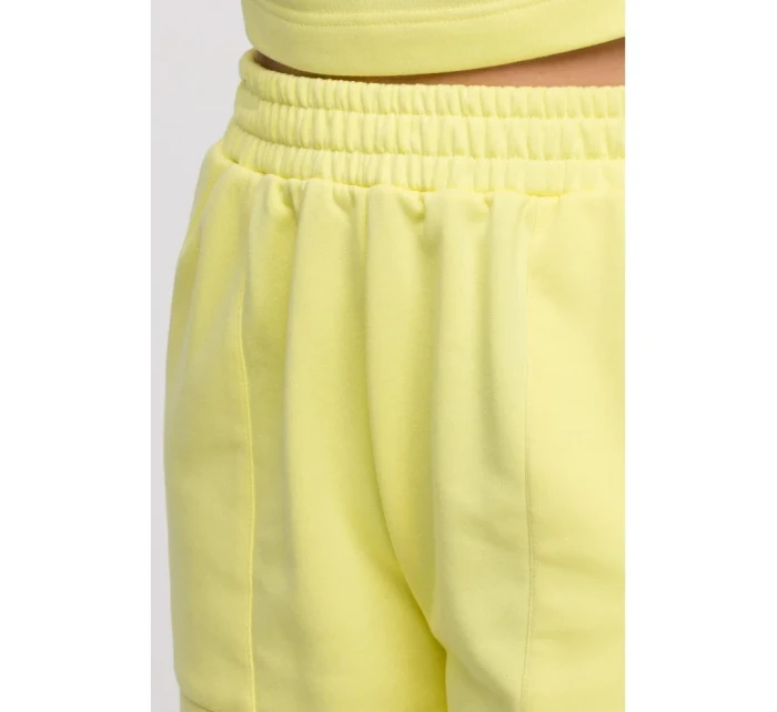 Šortky s kapsami s nášivkami model 21047230 - BeWear