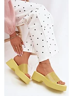 Dámské sandály s páskem Žluté model 22107247 - Boto