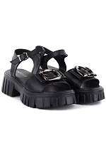 Dámske kožené sandále na platforme so zdobením čierne Vinceza 26-79611