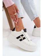 Dámské tenisky na platformě s bílým přívěskem model 21918936 - Boto