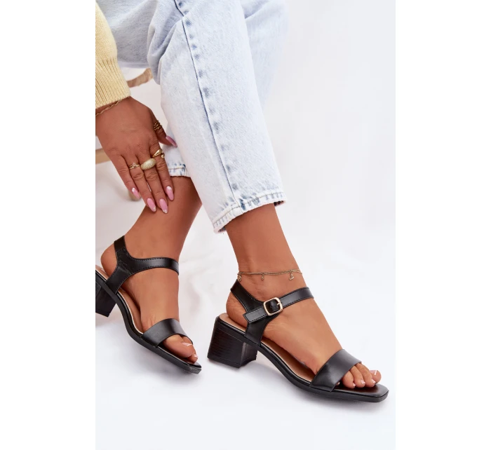 Dámské ekokůže sandály na klínu Černé Sabela Dámské ekokůže sandály na klínu Černé Sabela