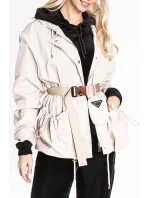 Krátká béžová dámská bunda s páskem model 17032530 - Ann Gissy Krátká béžová dámská bunda s páskem model 17032530 - Ann Gissy