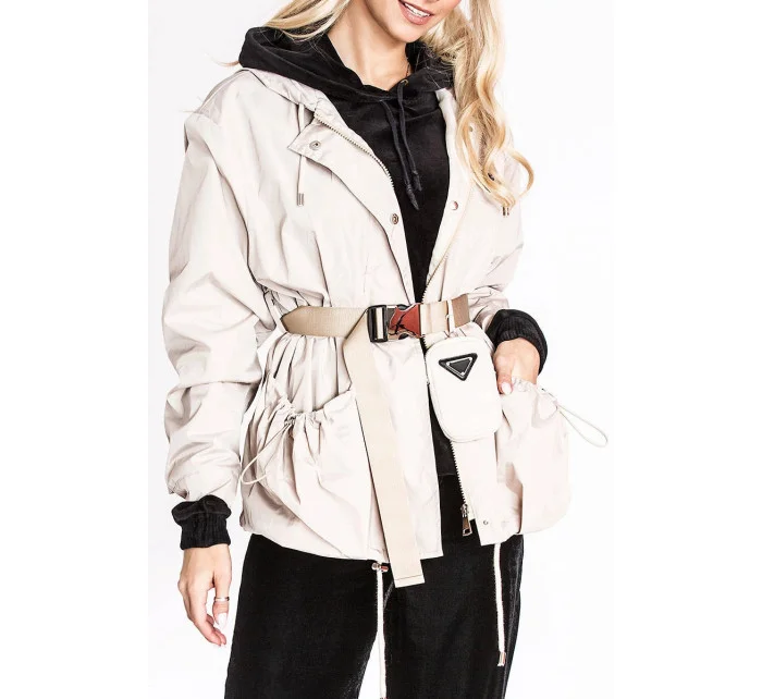 Krátká béžová dámská bunda s páskem model 17032530 - Ann Gissy Krátká béžová dámská bunda s páskem model 17032530 - Ann Gissy