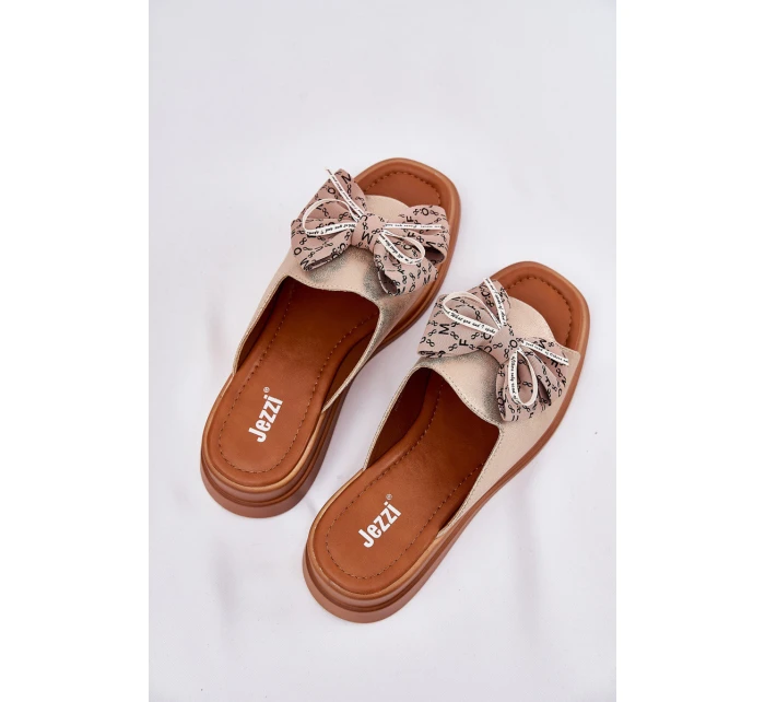 Dámské Pantofle Na Klínu S Mašlí Zlaté model 21692807 - Boto Dámské Pantofle Na Klínu S Mašlí Zlaté model 21692807 - Boto