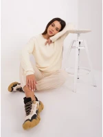 Sweter AT SW model 20218515 jasny beżowy - FPrice Sweter AT SW model 20218515 jasny beżowy - FPrice