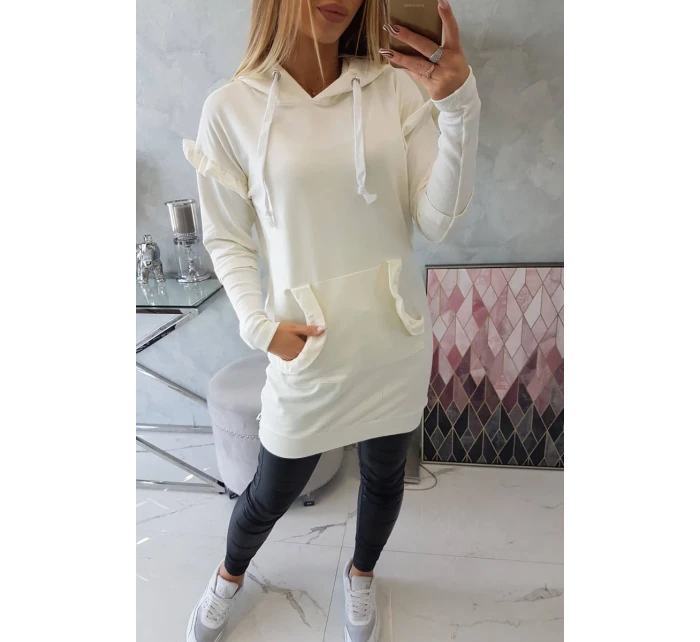 Šaty s ozdobnými volánky a kapucí ecru