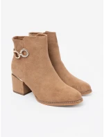 Moderní dámské kotníčkové boty model 21298259 na širokém podpatku Moderní dámské kotníčkové boty model 21298259 na širokém podpatku