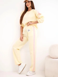 Dámská souprava model 21951915 s lampasy a volnou mikinou žlutý - K-Fashion