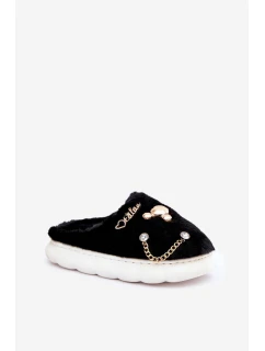 Futrzane Kapcie Z Przypinkami Czarne Ivelfedi