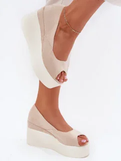 Model topánok na klinoch 215009 Krok v štýle