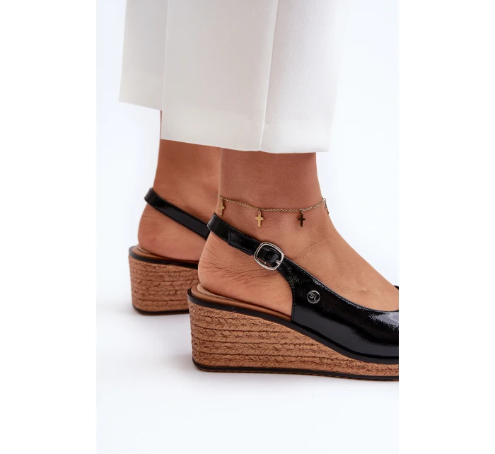 Dámské lakované sandály na platformě model 21657324 Černé - SERGIO LEONE