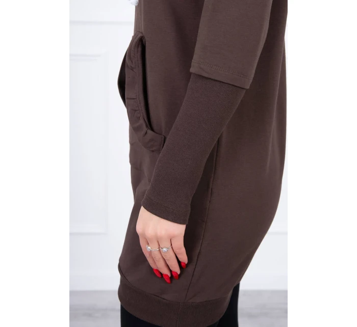 Šaty s ozdobnými volánikmi a kapucňou v hnedej farbe Šaty s ozdobnými volánikmi a kapucňou v hnedej farbe