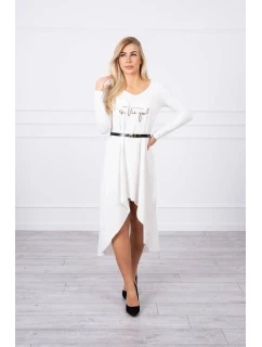 Šaty s ozdobným páskem a nápisem ecru