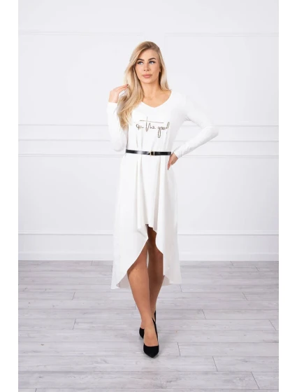 Šaty s ozdobným páskem a nápisem ecru Šaty s ozdobným páskem a nápisem ecru