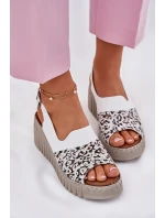 Sandały Damskie Z Naturalnej Skóry Na Koturnie Artiker 56C0958 Białe Sandały Damskie Z Naturalnej Skóry Na Koturnie Artiker 56C0958 Białe