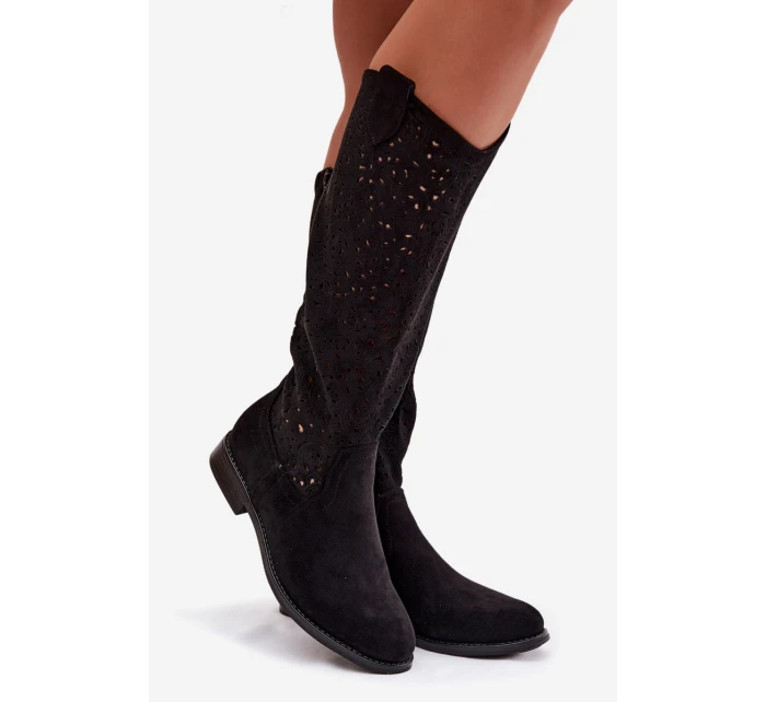 Dámské perforované kozačky na nízkém podpatku model 21998048 Černé - S.Barski