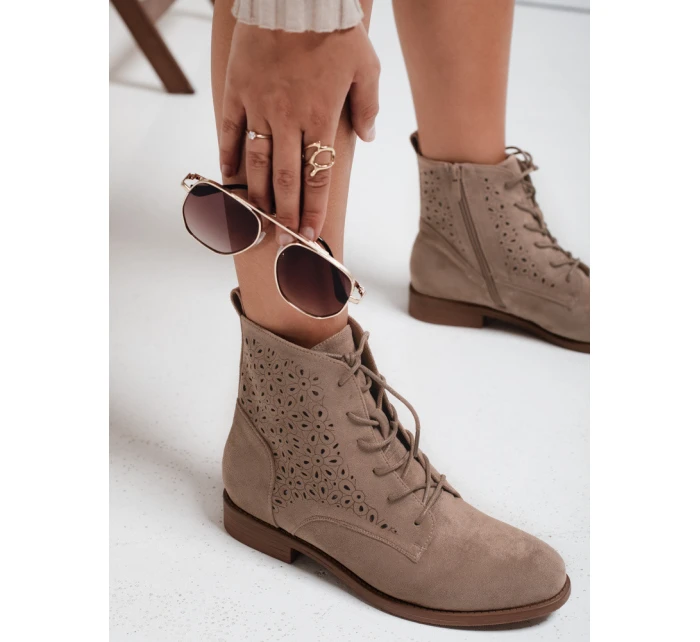 Dámské béžové ažurové kozačky Dstreet model 21992055 - FashionStreet Dámské béžové ažurové kozačky Dstreet model 21992055 - FashionStreet