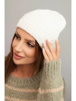 Dámska zimná čiapka s vlnou ecru