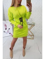 Zateplené šaty s ozdobným pásikom pistácie