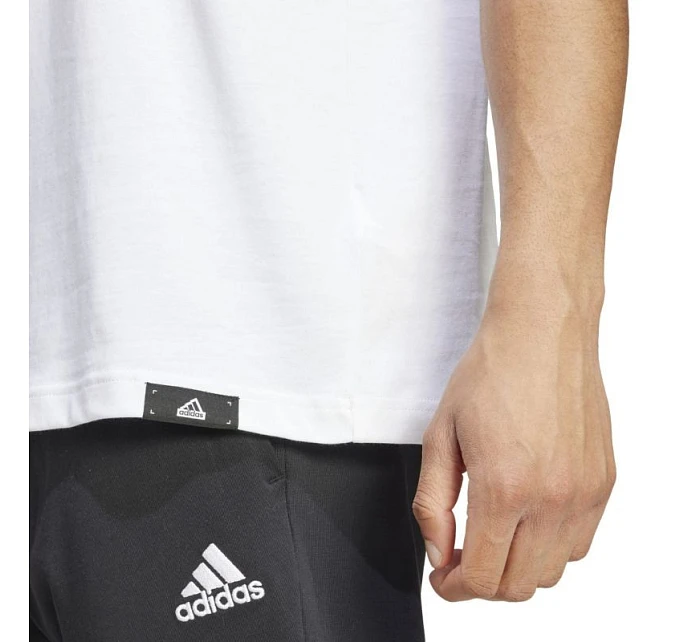 Pánske tričko adidas Tech Linear Graphic M IW2690