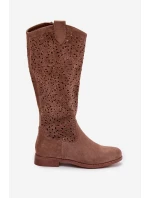 Dámské perforované kozačky na plochém podpatku model 21998034 Hnědé - S.Barski Dámské perforované kozačky na plochém podpatku model 21998034 Hnědé - S.Barski