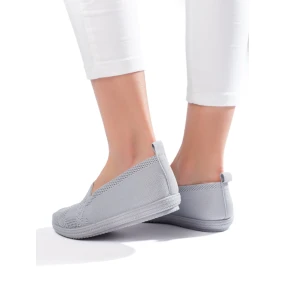 Moderné dámske šedo-strieborné topánky