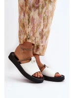 Dámské kožené žabky model 21646246 - Zazoo