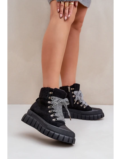 Dámské Zateplené Botky Trapery Na Platformě Černé model 21680175 - EVENTO Dámské Zateplené Botky Trapery Na Platformě Černé model 21680175 - EVENTO