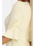 Dámské trapézové šaty s vázáním na rukávech pastelově žluté model 22022940 - numoco