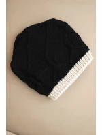 Dámska zimná vlnená čiapka s pleteným vzorom K443 čierna + béžová Dámska zimná vlnená čiapka s pleteným vzorom K443 čierna + béžová