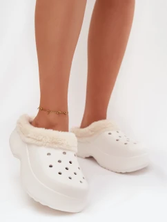 Pěnové dámské pantofle s kožešinou bílé model 21772606 - Boto