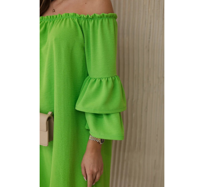 Španielske šaty s rozparkom na rukáve v jasne zelenej farbe