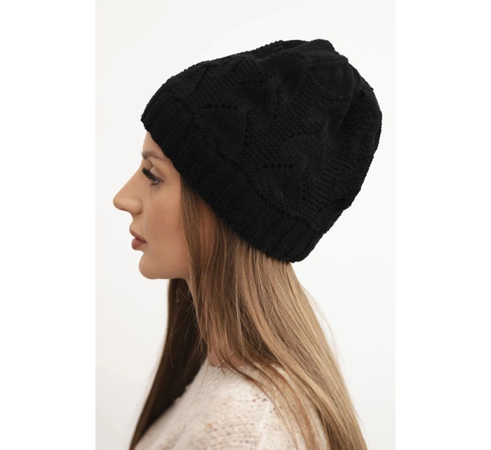 Dámska zimná čiapka s vlnou a štrukturálnou pleteninou K432 čierna Dámska zimná čiapka s vlnou a štrukturálnou pleteninou K432 čierna