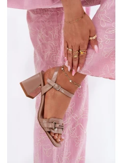 Skórzane Lakierowane Sandały Damskie Na Słupku Beżowe Mevonelle