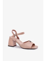 Sandále na podpätku model 213185 Krok vo veľkom štýle Sandále na podpätku model 213185 Krok vo veľkom štýle